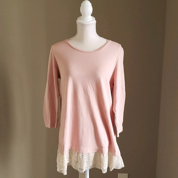Long sleeve tee with bottom lace detail - Picture 1 of 4